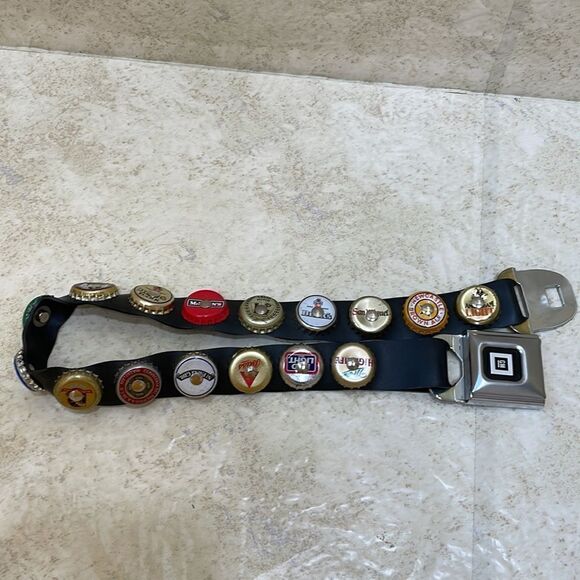 LITTLE EARTH PRODUCTIONS BEER BOTTLE LID SEAT BELT - Picture 3 of 7